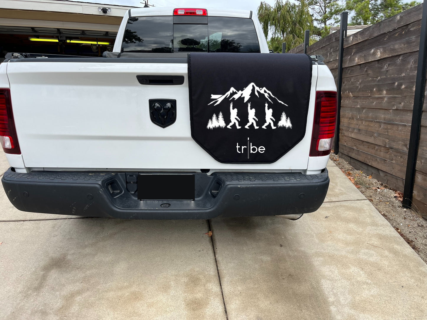 Magnetic Tailgate Pad - NO STRAPS! - Add or Remove in Seconds